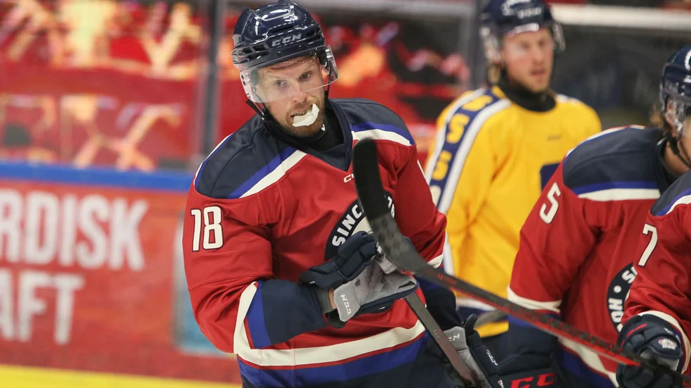 För ett år sedan trodde Alexander Johansson fortfarande att han skulle lägga av. Nu väntar snart ännu en säsong i SHL.