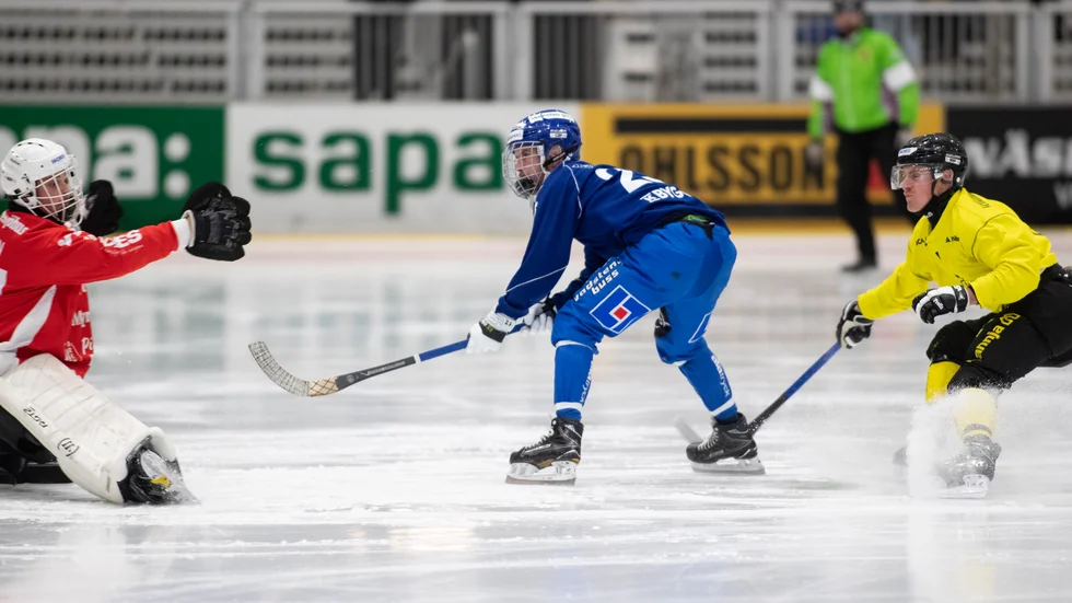 Philip Florén gav IFK ledningen efter bara tre minuters spel. Men trots att IFK ledde med 3-0 efter bara 20 minuter så blev det förlust med 6-3 i träninsmatchen mot Vetlanda.
