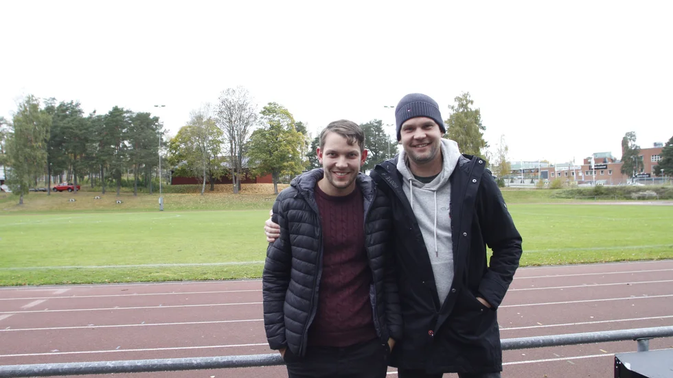 Både Simon Ekholm och tränaren Anders Pense tror att Viljan har goda förutsättningar att etablera sig i division 3. "Anders är bra på att motivera oss", konstaterar mittfältaren.