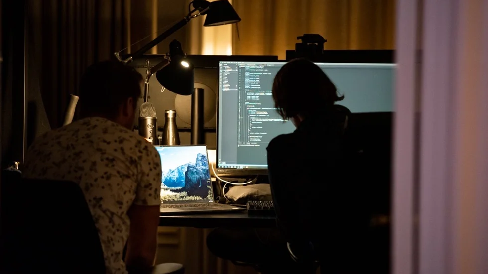 Flera personer deltog i hackathonet Considition från Consids kontor i Uppsala under torsdagen.