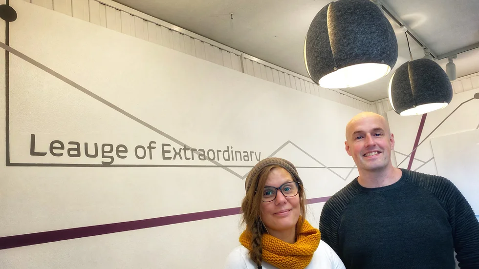 Medlemmarna ingår i Science of Lifes klubb, "League of Extraordinary". Science of Life är som en kursgård, men inte vinstdriven. 