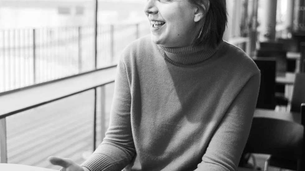 "Modig, blottande och utlämnande" skriver NSD:s recensent om Cecilia Hanssons roman "Snö och potatis".
