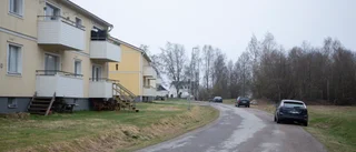 Efter kommunens parkeringsförbud – nu lovar fastighetsbolaget att lösa problemet