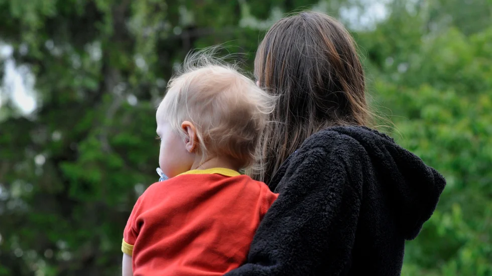 Mamma torkade dina tårar när du var liten och hon älskade dig. Och har du en mor i livet ställ upp för henne på mors dag,. skriver Bertil Monegrim.