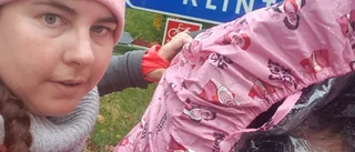 Hon ordnar coronasäker marsch - i Klintehamn