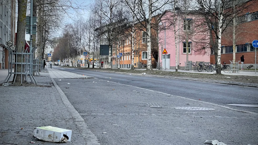 En av ungdomarna som spelade fotboll på Sundsgatans trottoar angreps av en Piteåbo och slogs medvetslös till marken. (Arkivbild)
