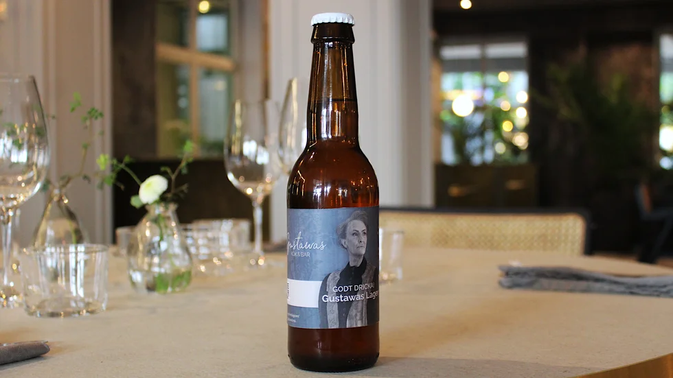 Stadshotellet i Västervik har tagit fasta på den lokala historien och anknyter till 1800-talets Gustava Sandberg i sin nyrenoverade restaurang. Men varför inte Augustas matsal eller Augustas Magnells rum också? frågar sig krönikören som dykt ner i Västerviks kroghistoria.
