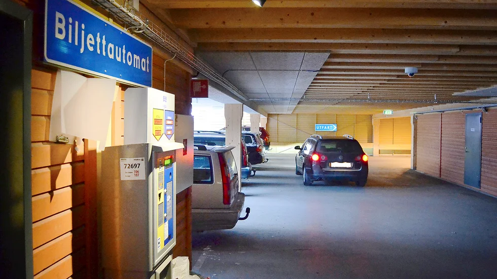 Kommunen ska utreda om parkeringsverksamheten ska skötas via ett bolag.