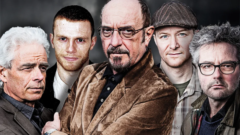 Ian Anderson i Jethro Tull sjöng redan 1976 om att vara "Too old to rock'n'roll, too young to die". Med sig på turnén har han David Goodier (bas), John O'Hara (keyboard), Joe Parrish (gitarr) och Scott Hammond (trummor).   