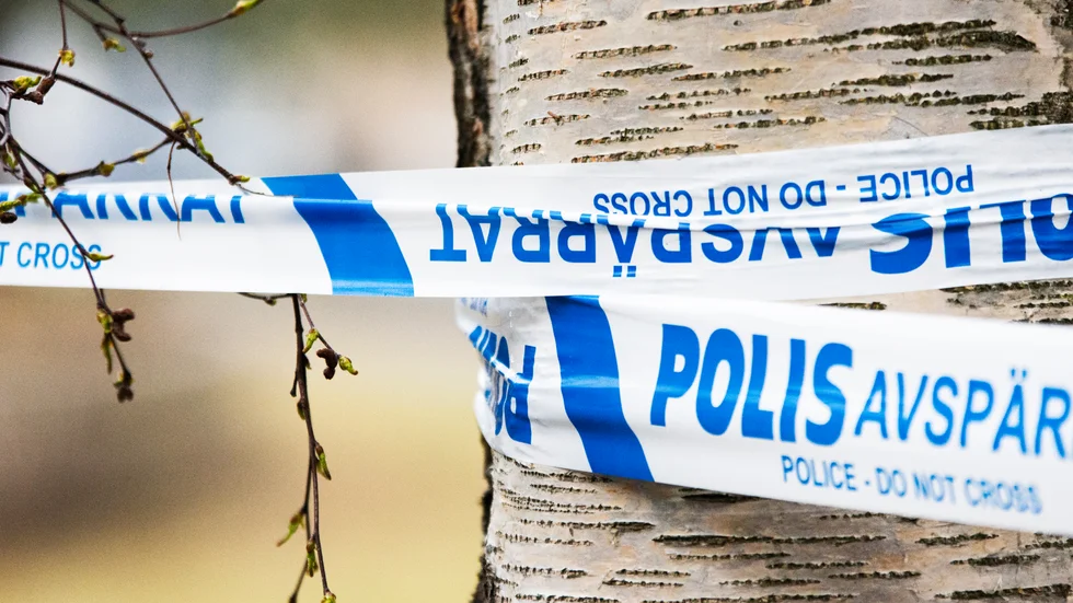 Polisen spärrade av och arbetade flera timmar på den misstänkta brottsplatsen.