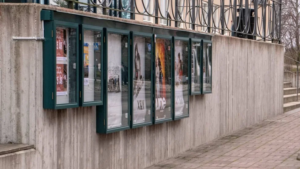 


Utanför Kulturhuset syns det ofta affischer från de olika biofilmerna som visas. 



