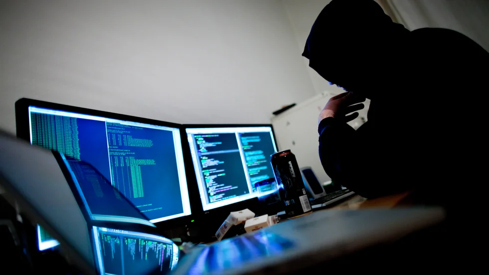 Med krig i Ukraina riskerar Sverige att drabbas både direkt och indirekt av cyberattacker. Arkivbild.