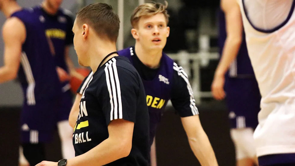 "Har filosofin att det är mycket upp till spelarna själva på planen att göra rätt saker", säger Felix Terins om sin nya coach, Herman van den Belt i Landstede Hammers.