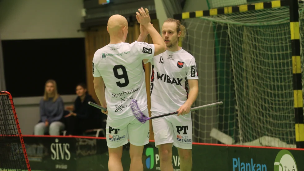 Tobias Wiklund stod för två mål i Wibax kross.