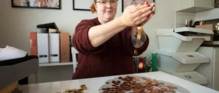 Ingen vill växla in Toves 1 500 kronor i mynt: "Man vill ju inte storhandla för tvåkronor"