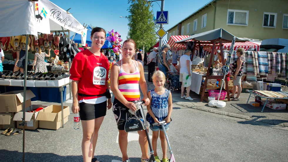 Frida Ejderhäll, Karin Paulander och hennes dotter Linnéa.