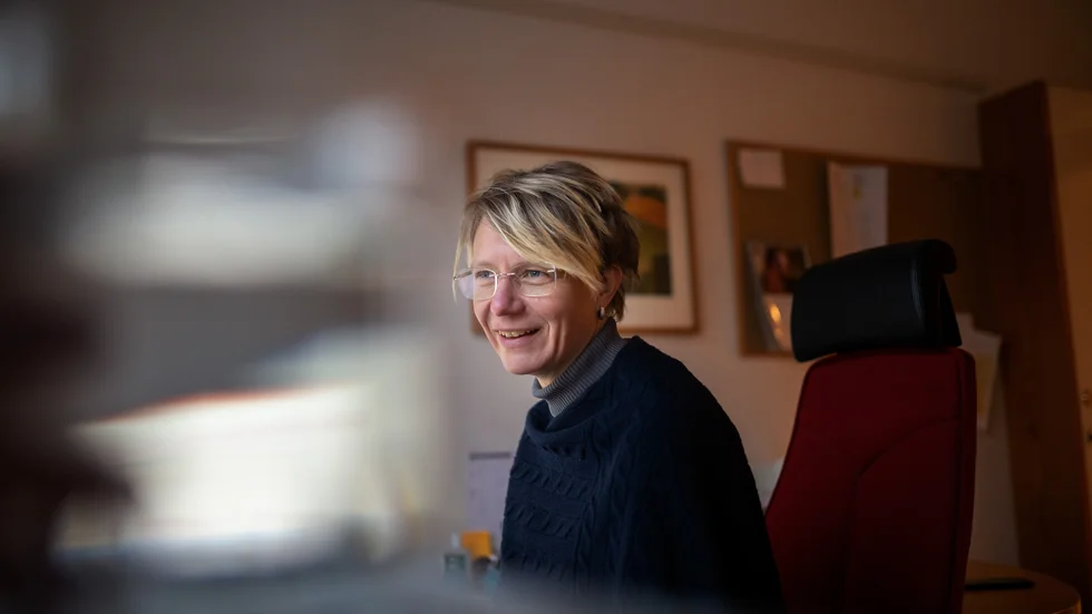 Anna Gillman, biträdande smittskyddsläkare, säger att det mest glädjande är att andelen covidpatienter på sjukhuset inte har börjat öka.