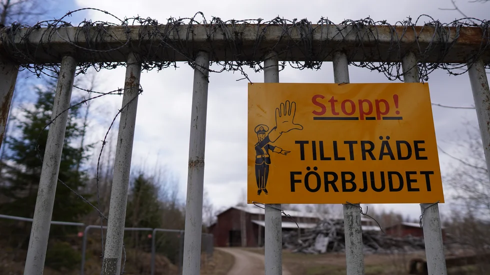 Ett oljeutsläpp har inträffat vid det gamla sågverket vid sjön Loftern utanför Tyllinge.