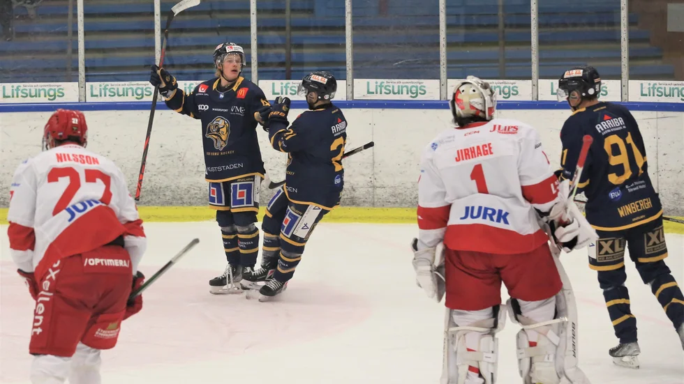 Backen Martin Lindberg iklädde sig den ovana rollen som målskytt.