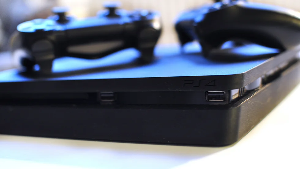 Några personer har utsatts för bedrägeri där någon gjort köp på Playstationstore med deras kortuppgifter.