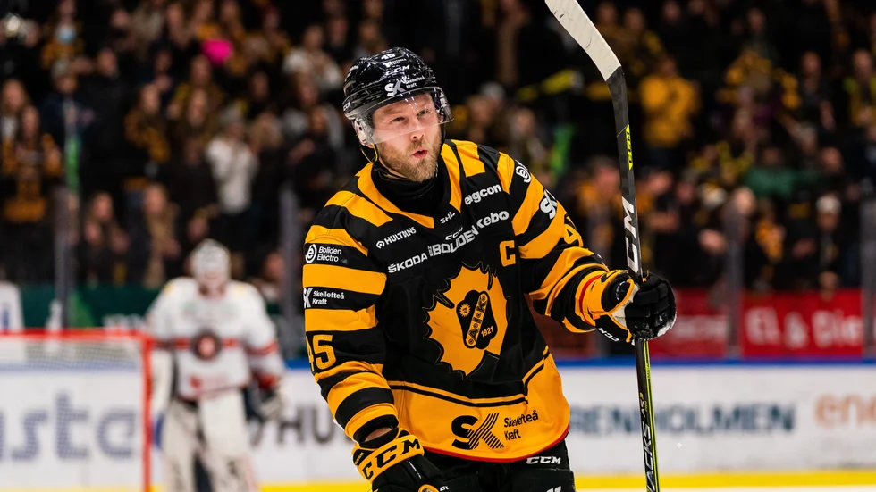 Oscar Möller utgår när Skellefteå AIK ställer upp i Tegera Arena.