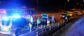 Tre bilar och åtta personer inblandade i kollision på Söderleden