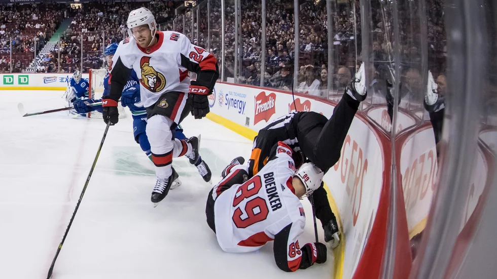 Oscar Lindberg, till vänster, gjorde inatt sitt femte mål på elva matcher sedan flytten till Ottawa.