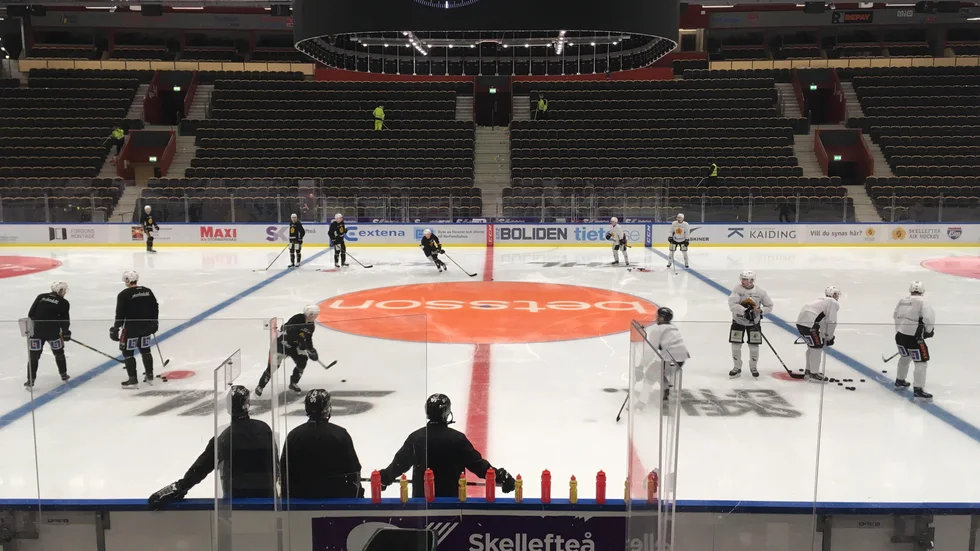 AIK tränar inför morgondagens möte med Malmö på bortaplan.