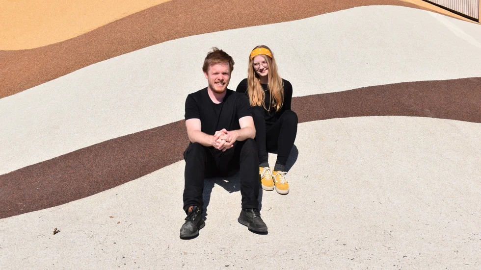 Hugo Goldstyn, medlem i bandet DOT, och Fanny Lundmark, medlem i bandet Paradolia. 