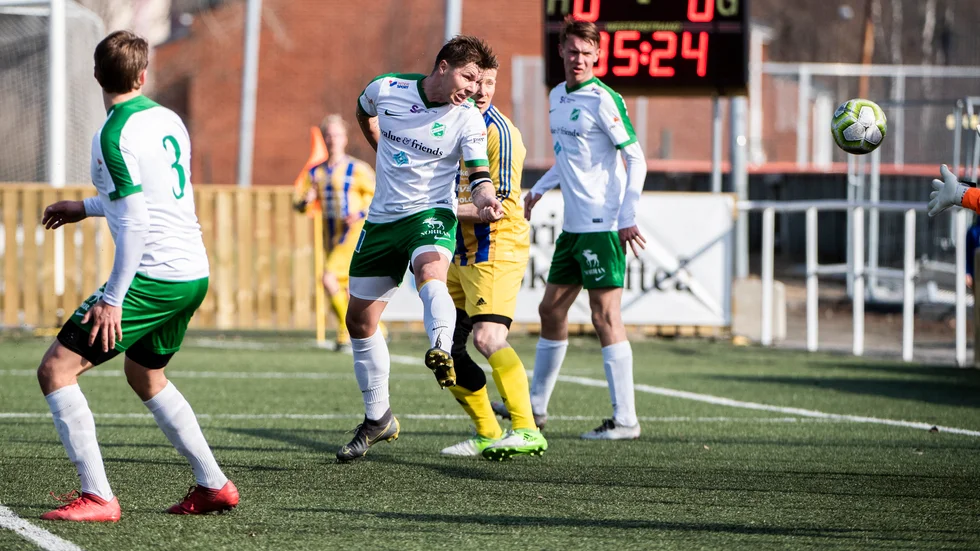 Morön vann med 2–1 borta mot Notviken. 