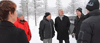 Ministerbesök i inlandet: Peter Eriksson fick se en annan sorts bostadskris
