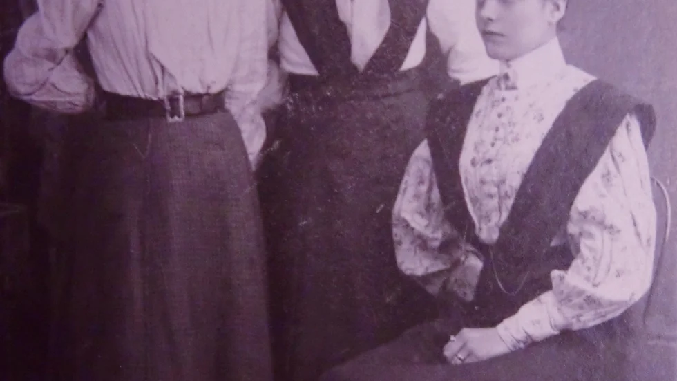 Renbergsvattnet, Ester Sjöström, Annas Sjöström