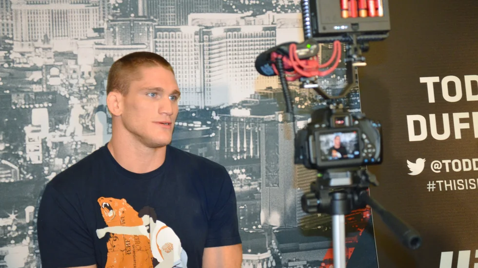 Har bott i Vegas. Todd Duffee, tungviktsfighter på UFC 181, pratade med Norran om Vegas. Han berättade att han hade bott ett par för att kunna satsa ännu mer på fighting.