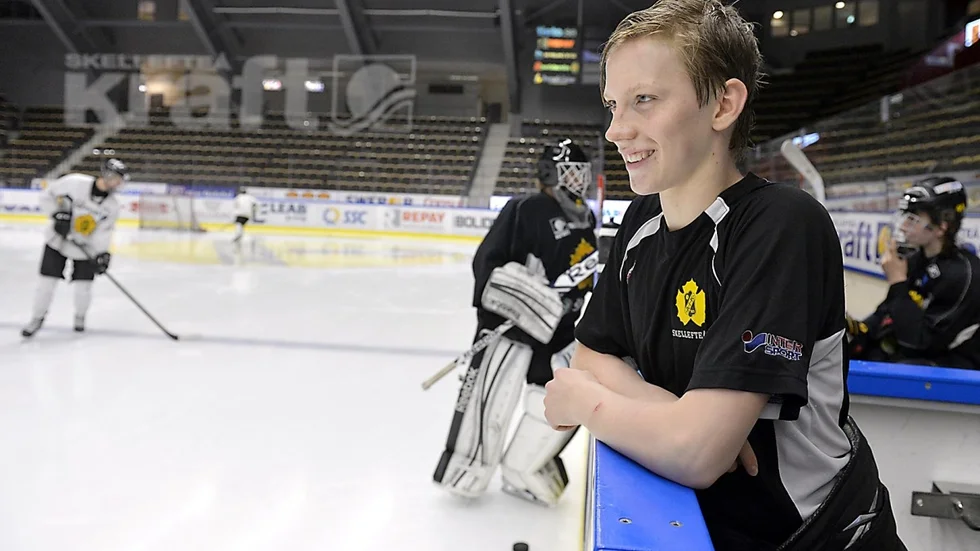 Simon Krekula är en av fem Skellefteå AIK-spelare som får chansen när Team 16 matchar mot Finland i veckan. Arkivbild: Ulf Johansson