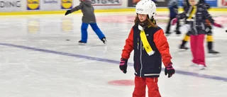 På isen med guldlaget - Freja fritidshem blev vinnare av teckningstävlingen