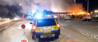 Sammanfattning: Folkkära Krysset gick upp i rök – ”Det startade högt upp längs taket”