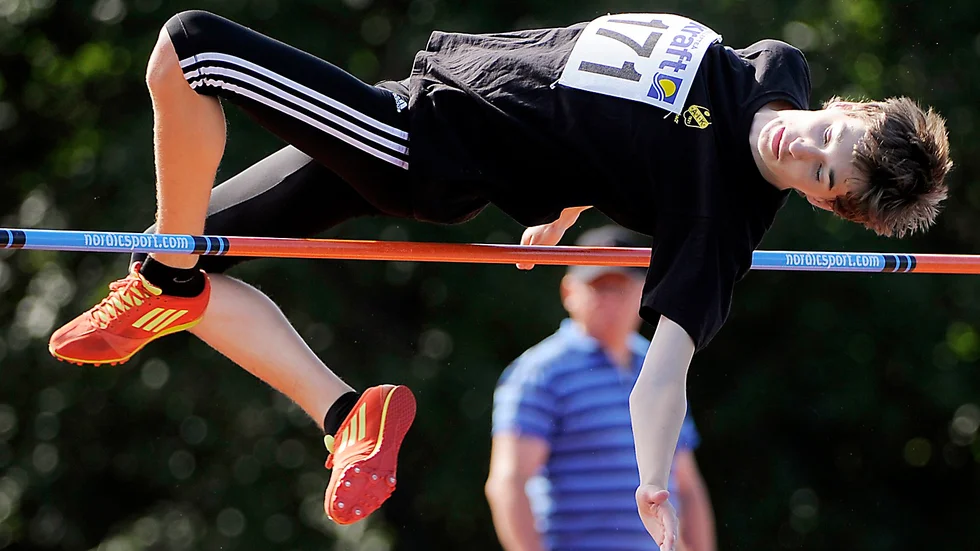 HOPPADE HÖGT. Sebastian Häggström satte personligt rekord i höjdhopp med 1,72m. Foto: Arkiv Arkiv.