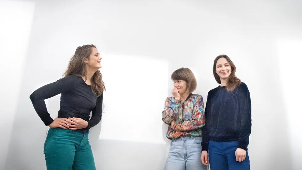 Nytänkande dans. Ina Dokmo, Ingvild Isaksen och Alice MacKenzie är i Skellefteå för att ge den koreograferade utställningen "Which part".