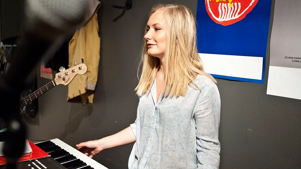 Önskan. "Det vore roligt att få fler spelningar", säger keyboardisten Moa Dahlqvist. Foto: Emilie Sjölund.
