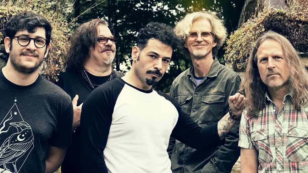 The Flower Kings är redo att möta publiken med nya albumet "By Royal Decree" i ryggen. Från vänster Zach Kamins, Michael Stolt, Mirkko DeMaio, Roine Stolt och Hasse Fröberg.