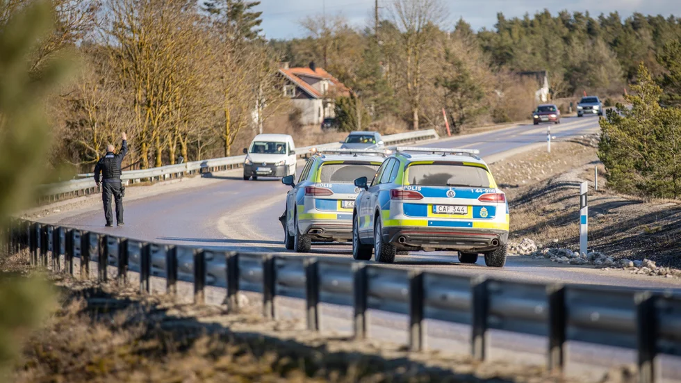 Ingen person ska ha skadats allvarligt i olyckan.