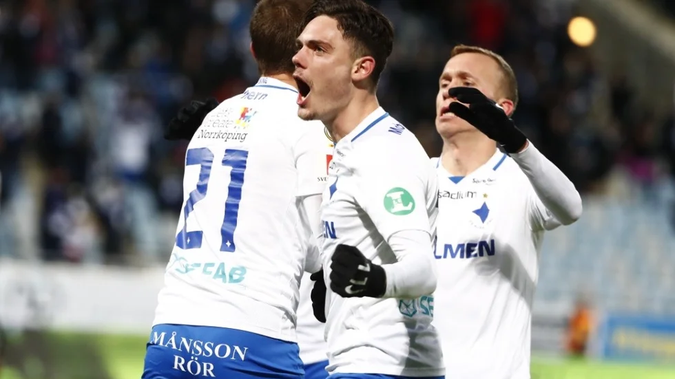 NORRKÖPING 20181104
Norrköpings David Moberg Karlsson jublar efter 1-1 under söndagens fotbollsmatch i allsvenskan mellan IFK Norröping FK och Örebro SK på Östgötaporten.
Foto: Stefan Jerrevång / TT / kod 60160