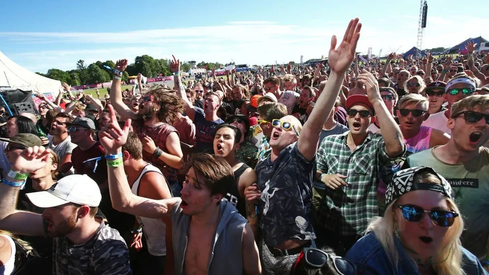 Festivalfolk. Skindred har spelat på Bråvalla även tidigare och är en intressant fusion mellan olika genrer, tycker Nils Hellberg.