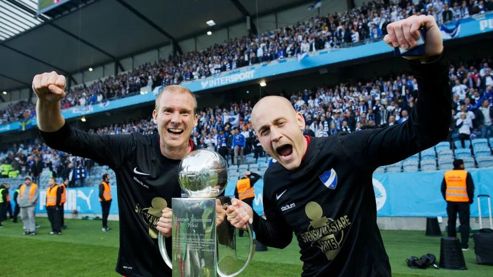 Sista versen. I IFK i alla fall. Andreas Johansson och Daniel Sjölund sitter på utgående avtal. "Vi letat ersättare men inte hittat dom", säger Jens Gustafsson.