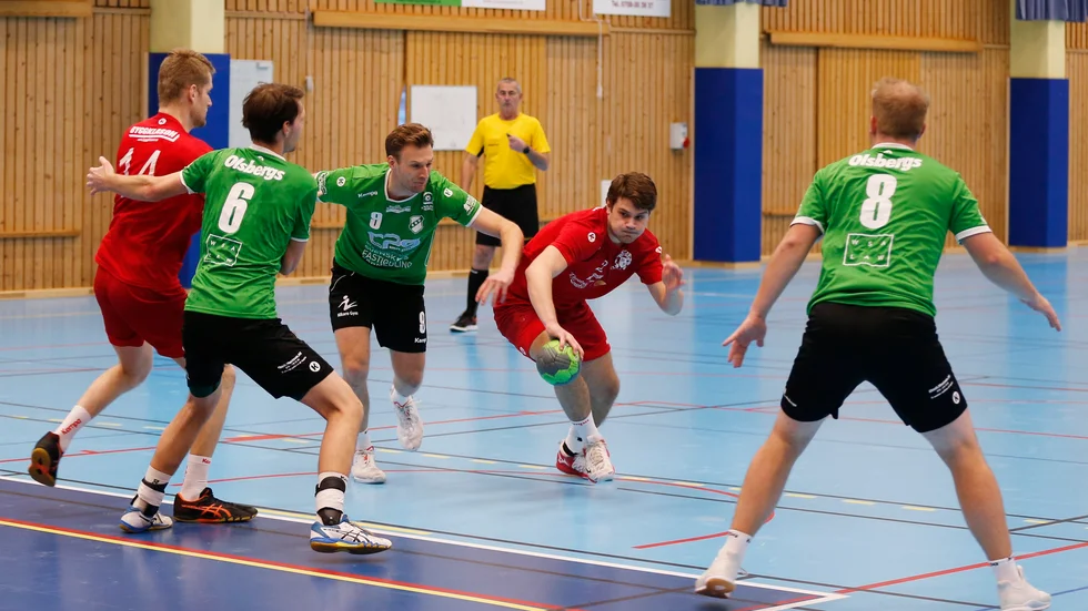 Många Västerviksbor vill spela handboll och föreningen växer. Nu hoppas VHF på en tillfällig hall, för att möta efterfrågan.