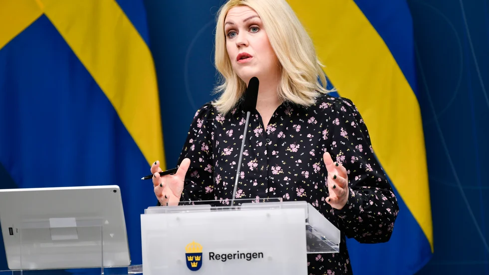 Socialminister Lena Hallengren (S) meddelar att en nationell vaccinationsvecka införs vecka 11.