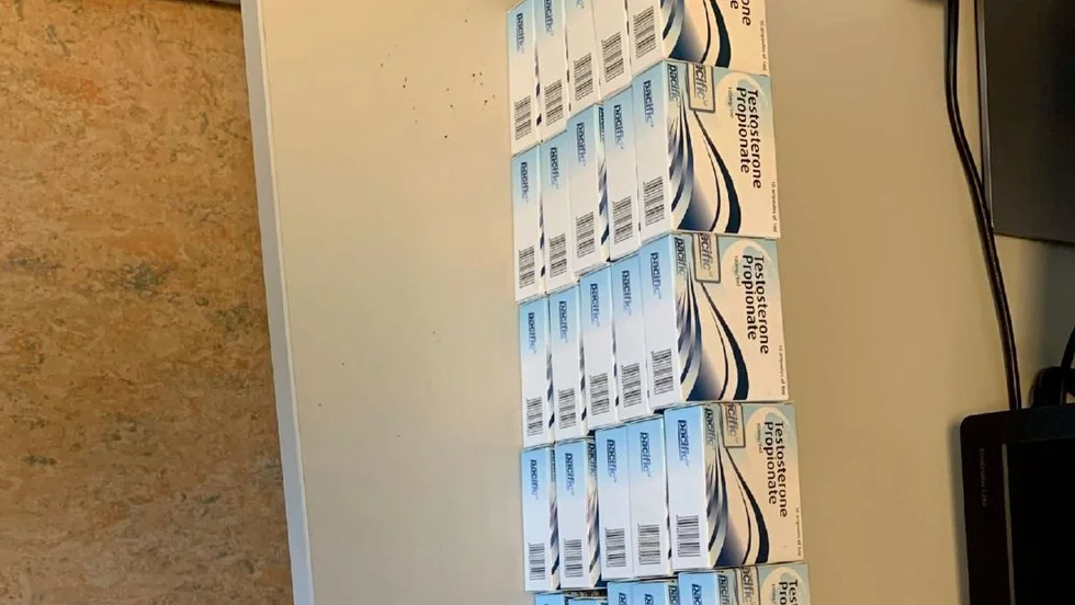 Dopningspreparat som hittades i bilen som kontrollerades i samband med att den hade fått punktering.