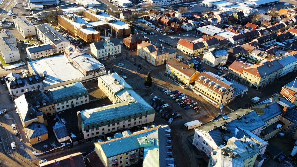 Daniel Söderqvist påminner om Vimmerby Tidnings läsarlöfte: ”Vi lovar att fokusera på lokala nyheter som berör och betyder något för er läsare. Att vara korrekta, snabba och balanserade i vår rapportering. Vi är på plats där det händer, när det händer.” Hur det gått? Ökningen av de digitala prenumerationerna pekar i rätt riktning.