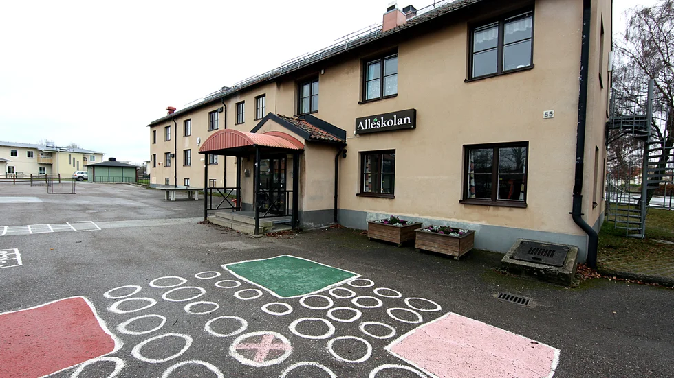 Gamla Alléskolan ska ersättas av en ny byggnad i tre våningar. 