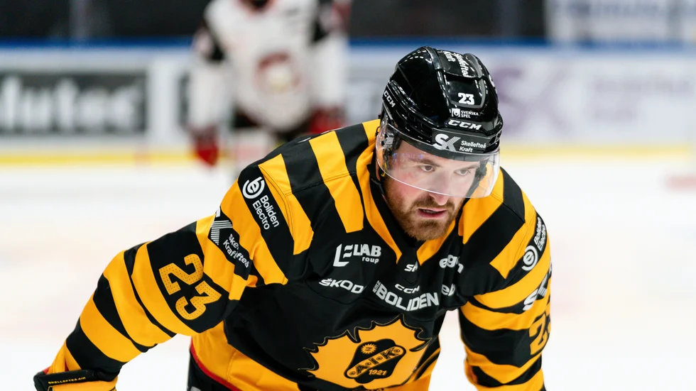 Adam Mascherin missar resten av säsongen efter att ha slagit upp en gammal skada.
